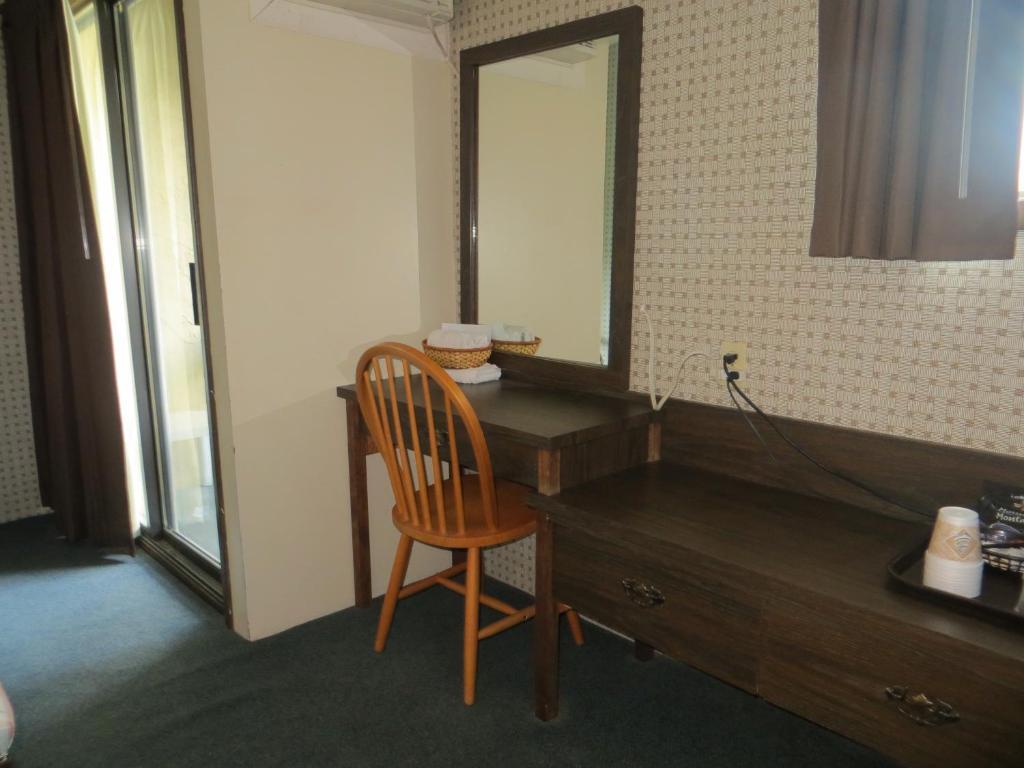 Harrison Village Motel Harrison Hot Springs Bilik gambar